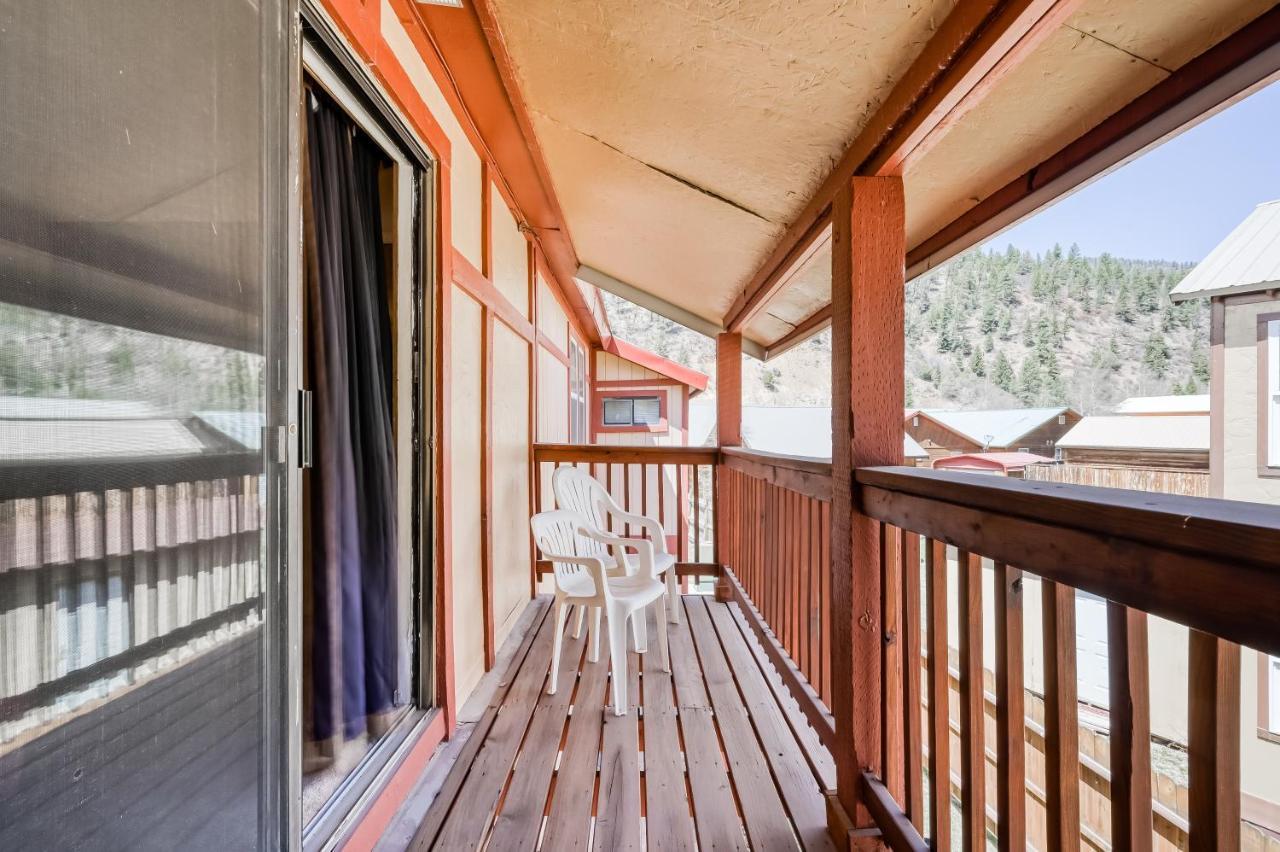 Creekside Serenade Red River Luaran gambar